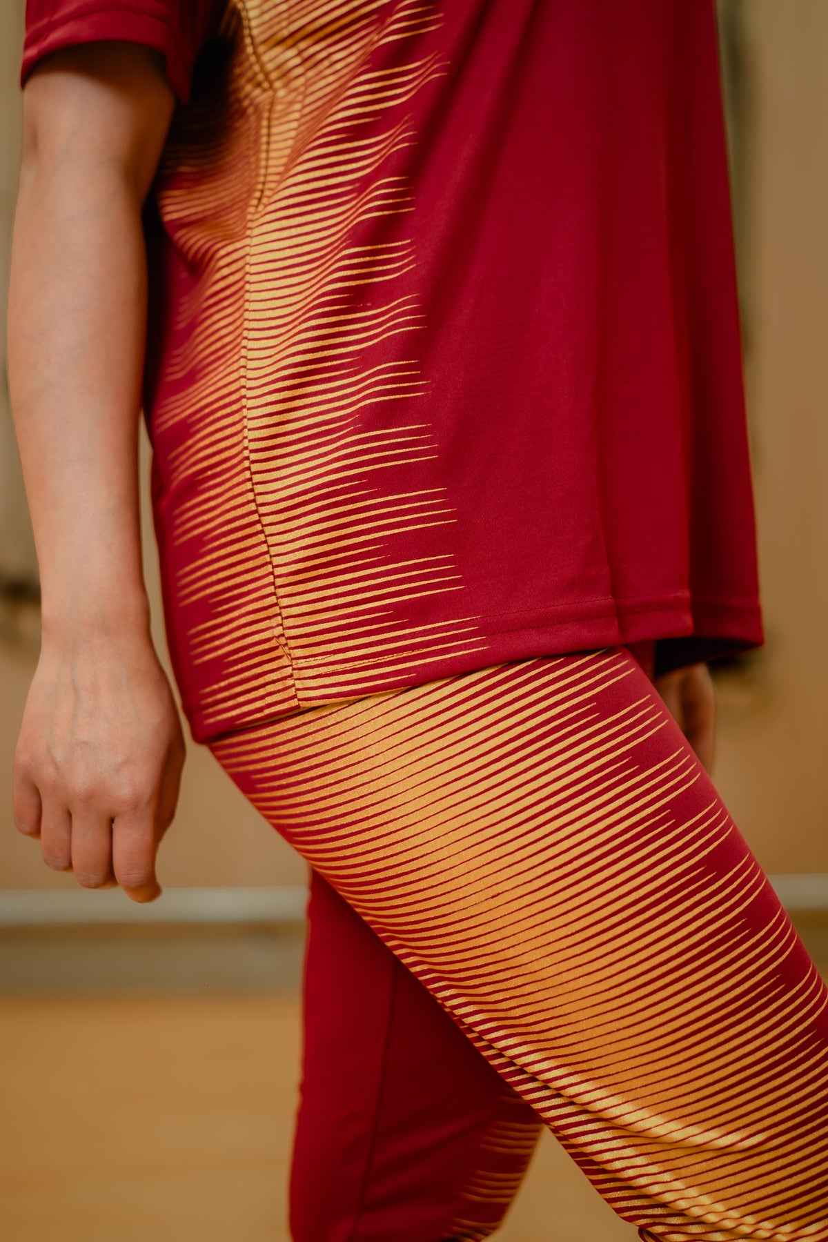 Red Golden Wave Print Stretchable Leggings Set