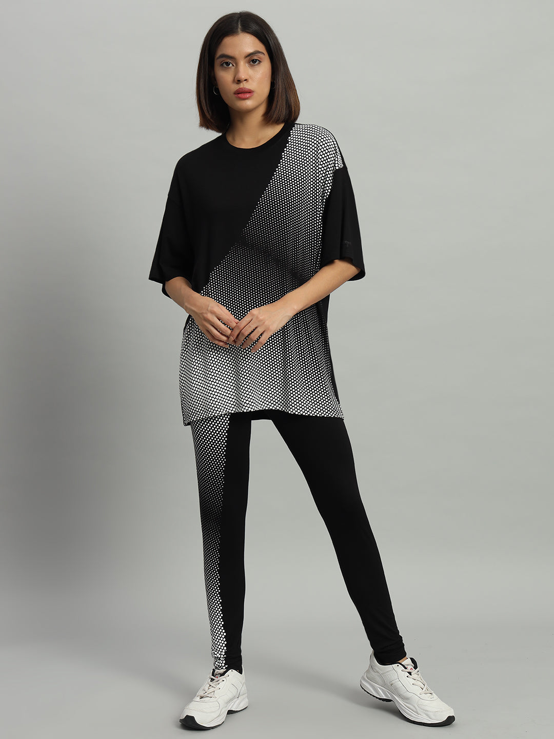 Monochrome 3D print leggings set