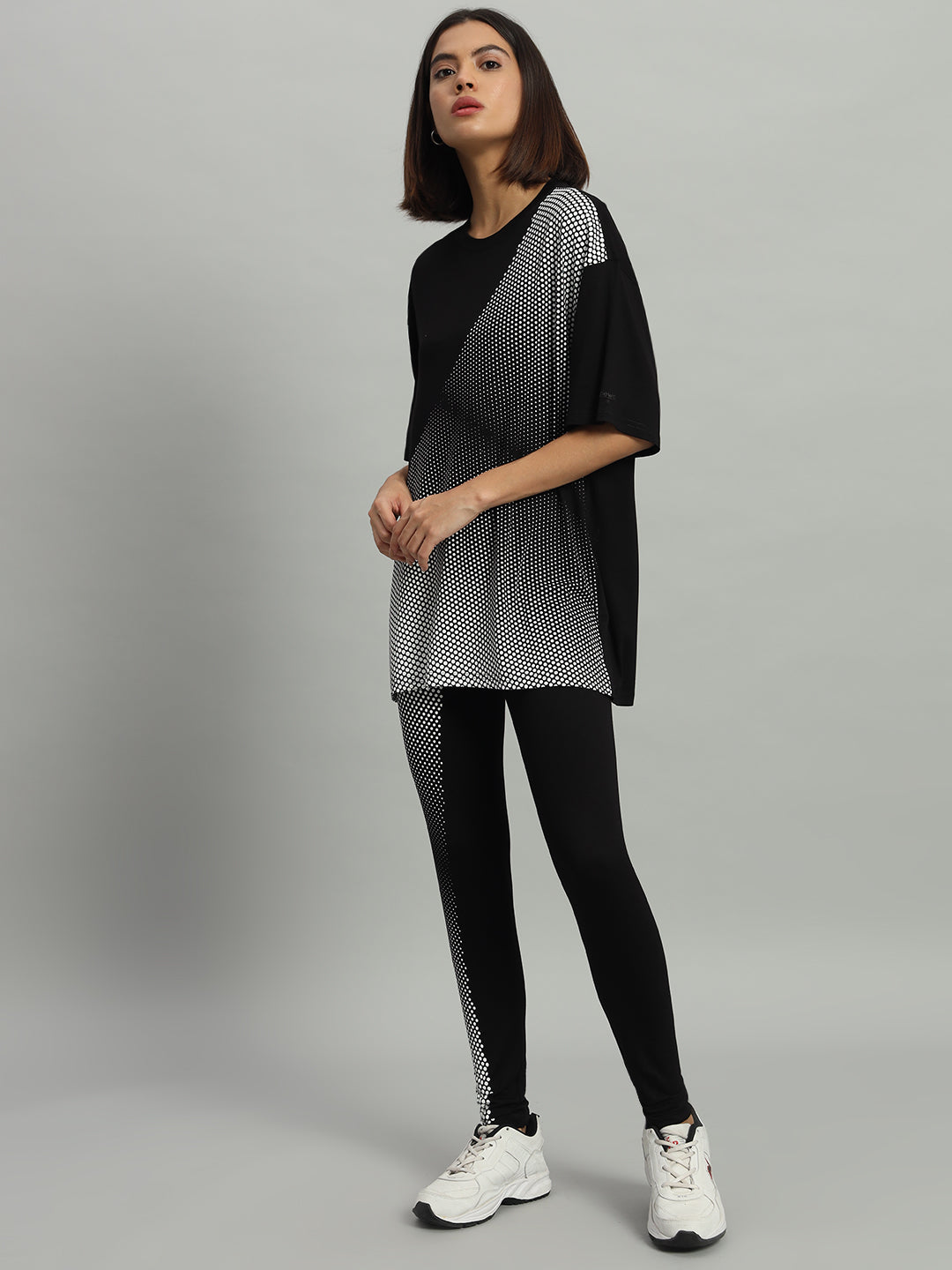 Monochrome 3D print leggings set