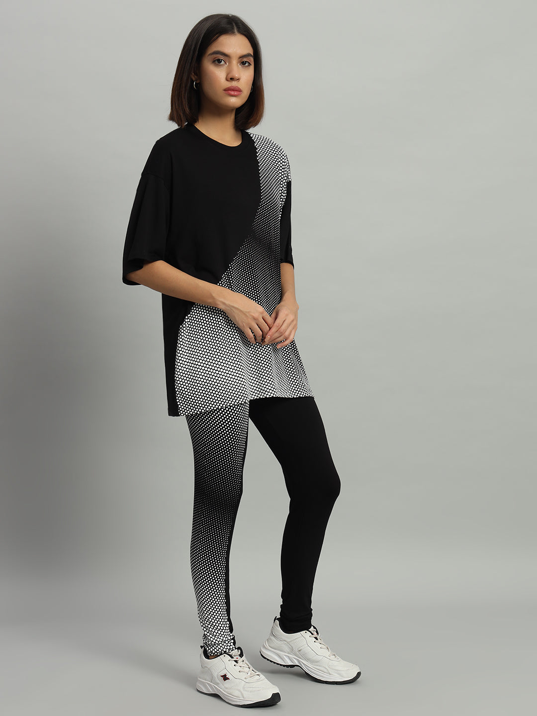 Monochrome 3D print leggings set